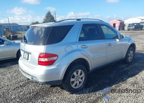 2006 Mercedes-Benz Ml 350 4Matic z USA, uszkodzony, nr VIN 4JGBB86EX6A001045